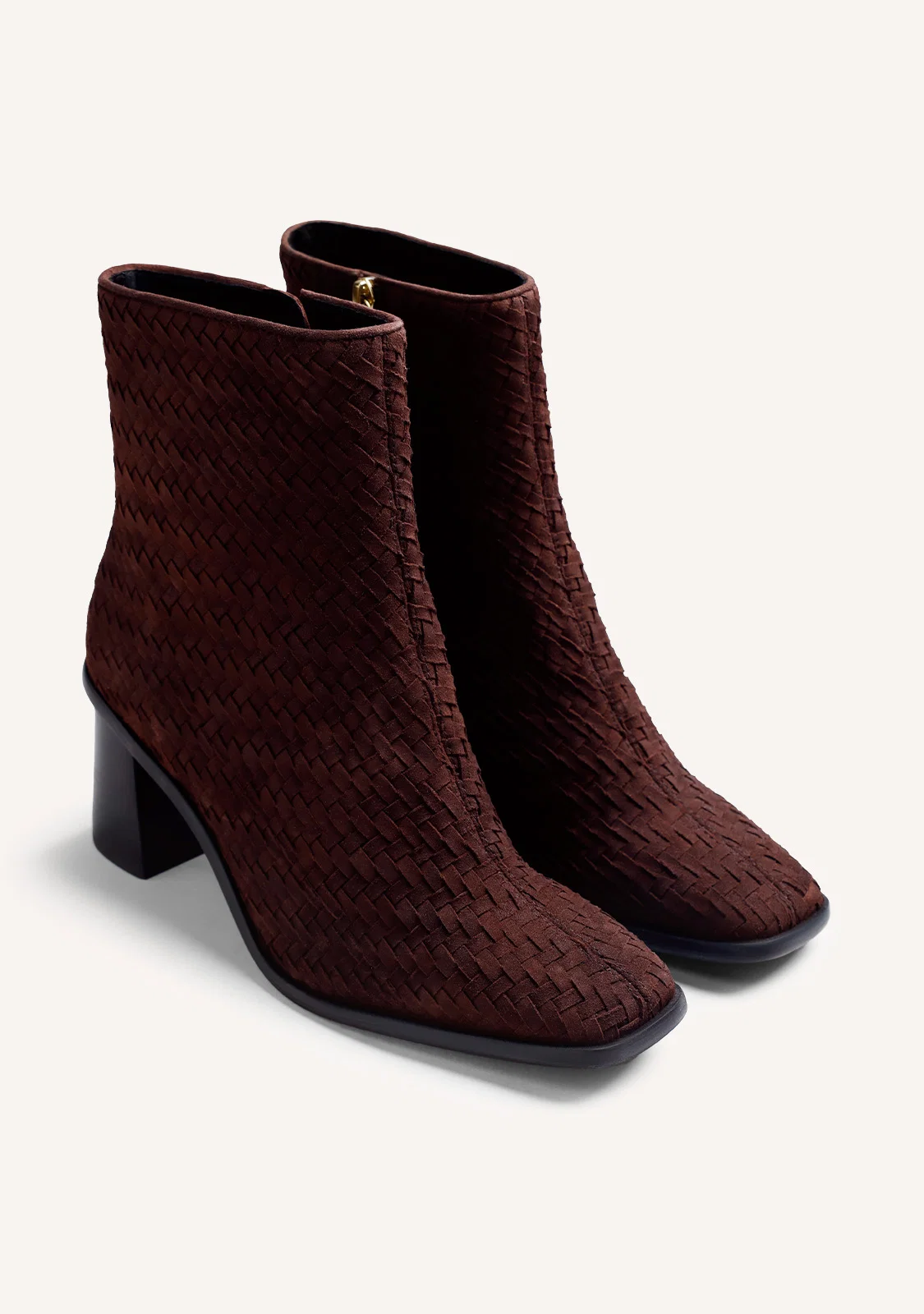 Amara Botins - Image 7