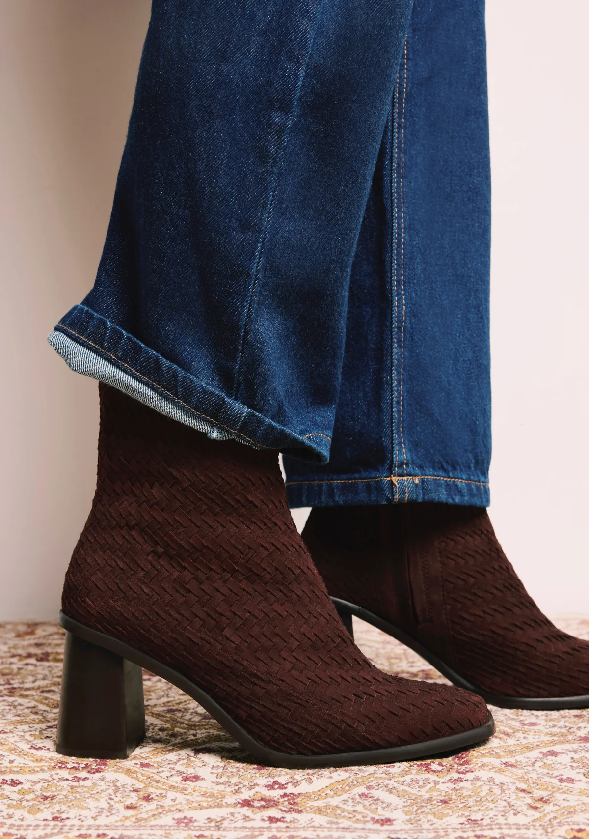 Amara Botins - Image 3