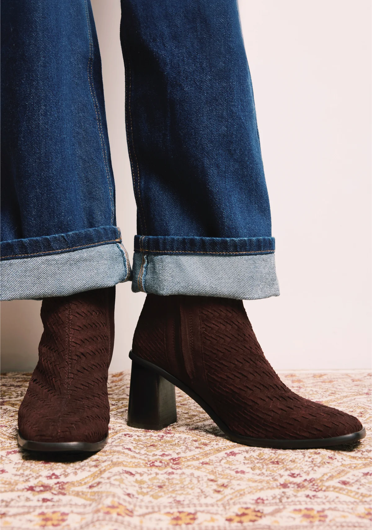 Amara Botins - Image 2